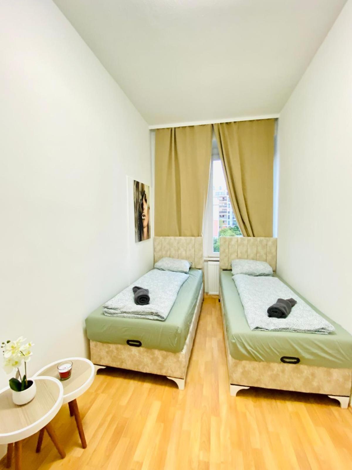 Apartment Bright 5br Shared W Great Transport Link Wien