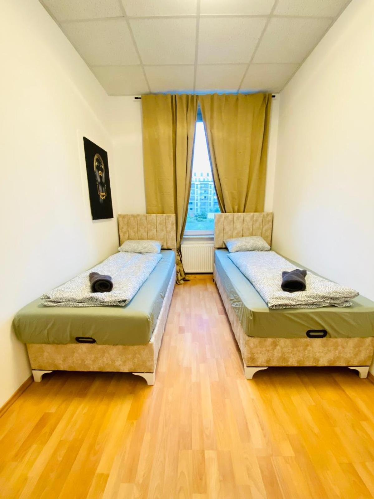 Apartment Bright 5br Shared W Great Transport Link Wien
